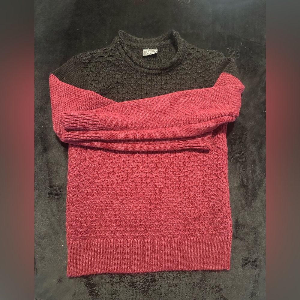 Wool round neck sweater